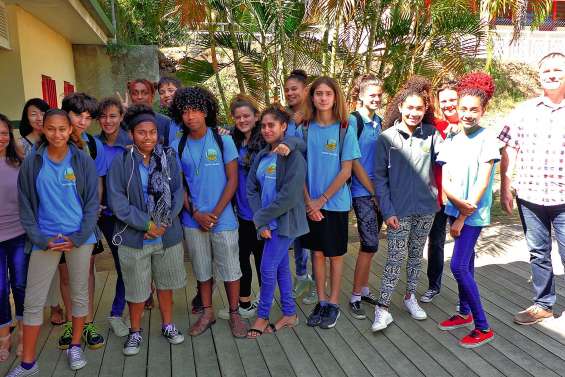 Quinze collégiens au pays du Soleil Levant