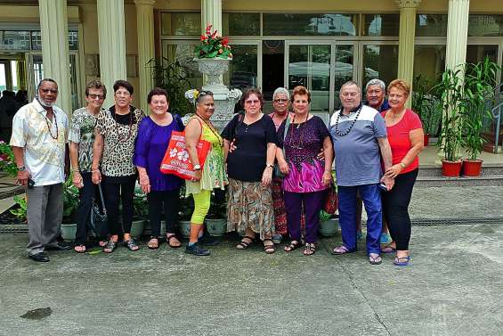 Echange entre retraités mondoriens et élèves vanuatais