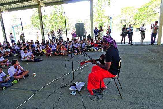 Le collège Djiet joue l’unité contre la violence