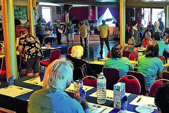 Une Journée bleue pour sortir les personnes âgées de leur isolement