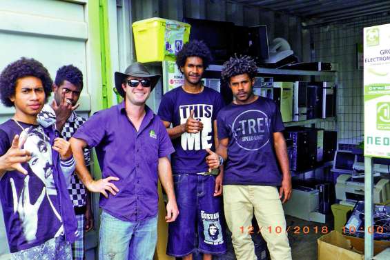 Des lycéens de Houaïlou en visite au centre de tri