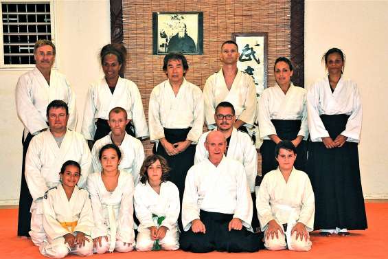 Un maître sillonne  les tatamis du pays