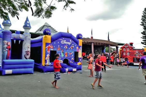 Des enfants gonflés à bloc à la mairie