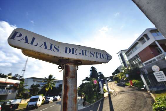 Un cambrioleur invective une magistrate en plein procès