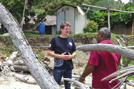 Le directeur de WWF France en visite sur le Caillou