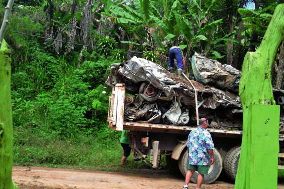 Table-Unio se débarrasse de ses carcasses de voiture