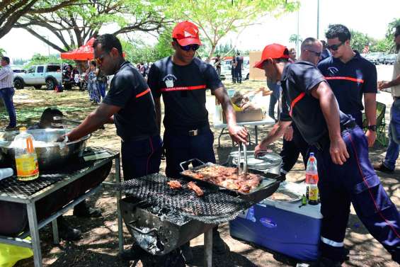 Les pompiers suspendent  la grève, le dialogue reprend
