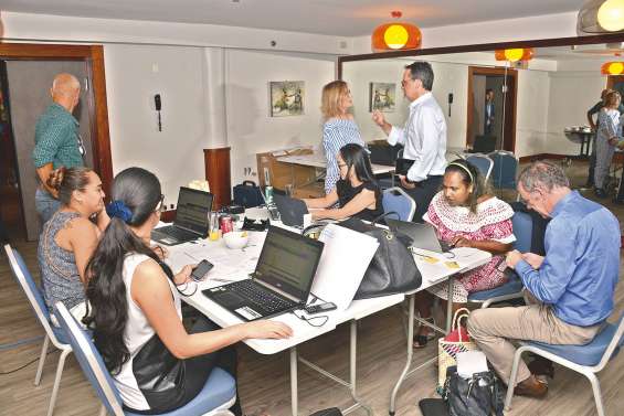 Un QG très studieux à Calédonie ensemble