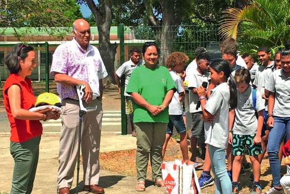 Les collégiens font un don pour l’achat d’un fauteuil roulant
