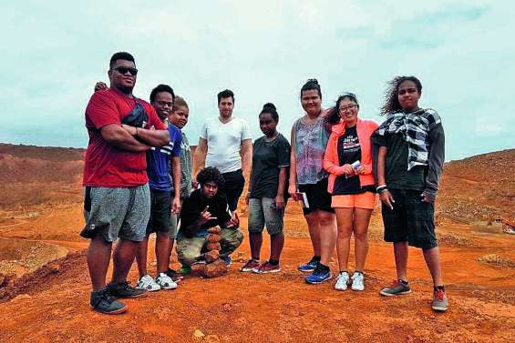 Des Fidjiens accueillis au collège de Canala