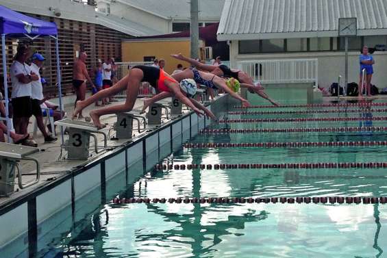 Les nageurs se sont lancés vers les France
