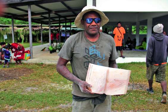 Des sculptures pour le futur hôtel Wadra Bay