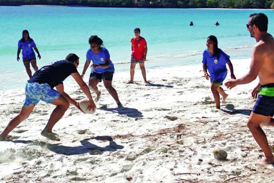 La saison de rugby se termine à la plage