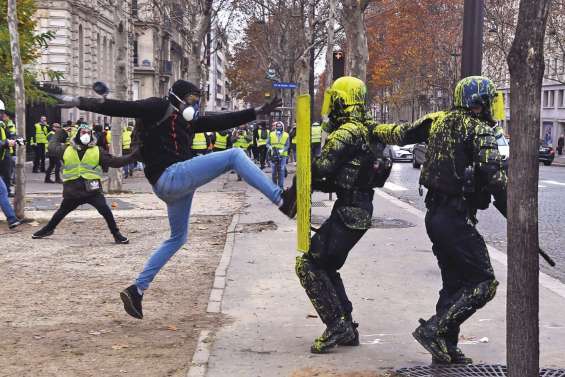 « Gilets jaunes » : un samedi à hauts risques, Macron s’exprimera plus tard