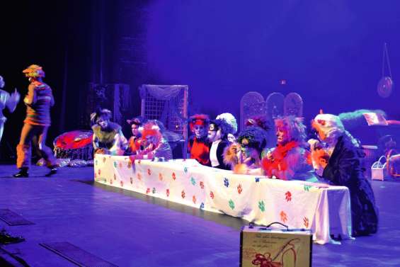 Près de 600 personnes au spectacle Chat alors !