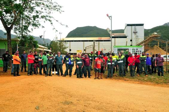 La CSTNC et l’USTKE en grève à Népoui