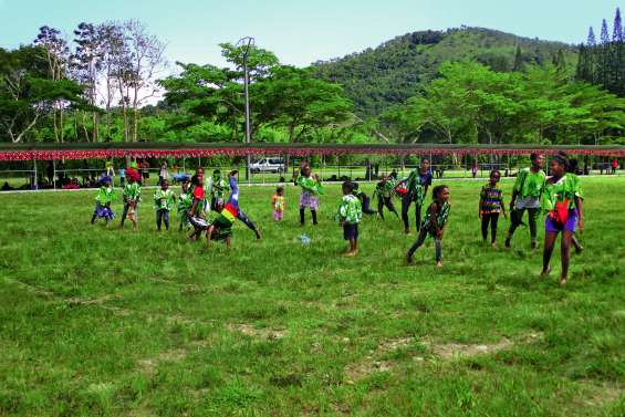 Pwanumê a remplacé  le père Noël à Ponérihouen