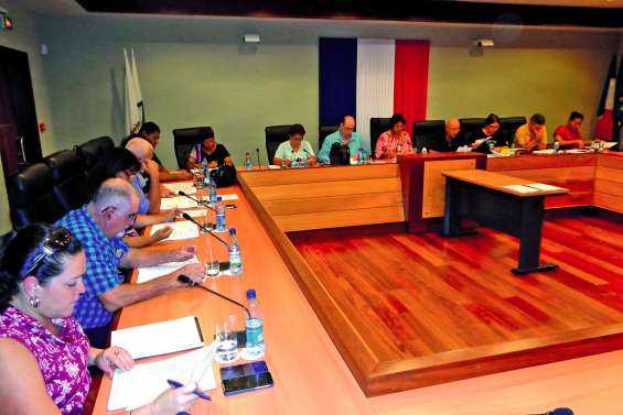 Une légère augmentation de la cantine scolaire à La Foa