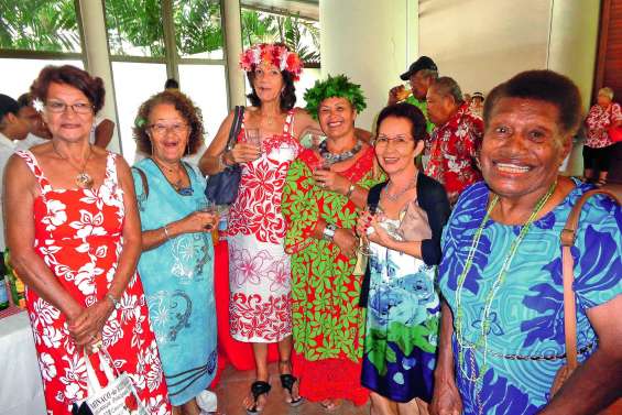 270 seniors en goguette à Nouméa