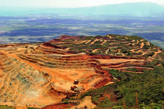 Après Thio et Tiébaghi, la grève dans les centres miniers SLN s’étend à Népoui