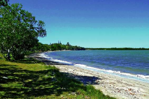La baignade est toujours interdite à la plage de Foué
