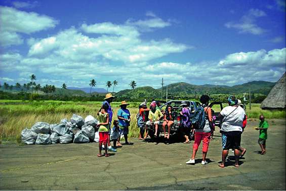 De bonnes volontés ont nettoyé la plage de Nesson