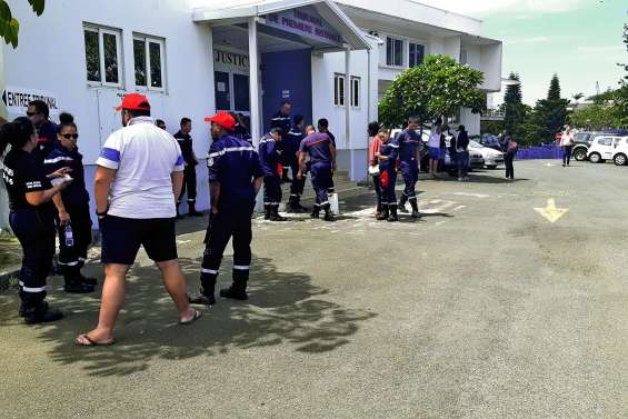 Pompiers caillassés à Dumbéa : six hommes écopent d’un an