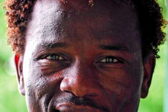 Un prix prestigieux pour un migrant de Manus