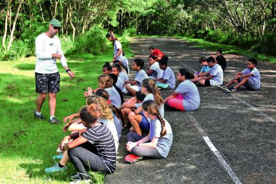 Les collégiens de Plum découvrent  la piste pour la journée du sport scolaire