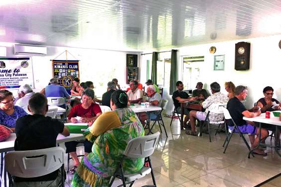 Ils jouent aux cartes au profit des enfants d’Ouganda