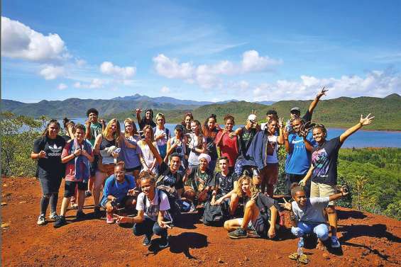 Trois cents lycéens en visite au parc de la rivière Bleue