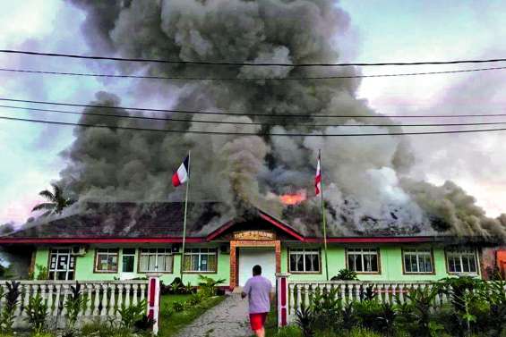 La mairie de Huahine détruite par un incendie