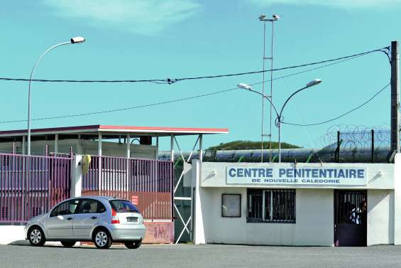 Un surveillant du Camp-Est agressé par un détenu