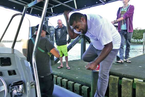 Les navettes maritimes lancent un débat à Mouirange