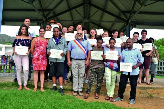 Les diplômés du collège privé congratulés