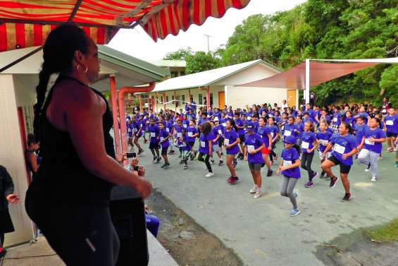 Une marée bleue contre la faim déferle à La Conception