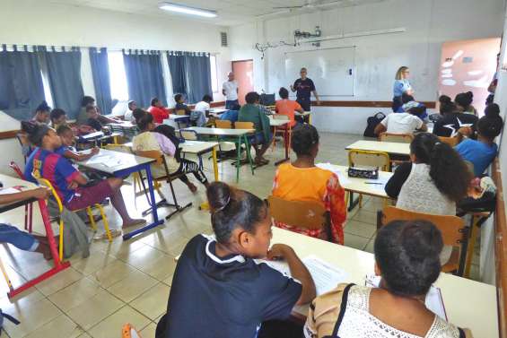 Un minicarrefour des métiers organisé par le lycée des îles