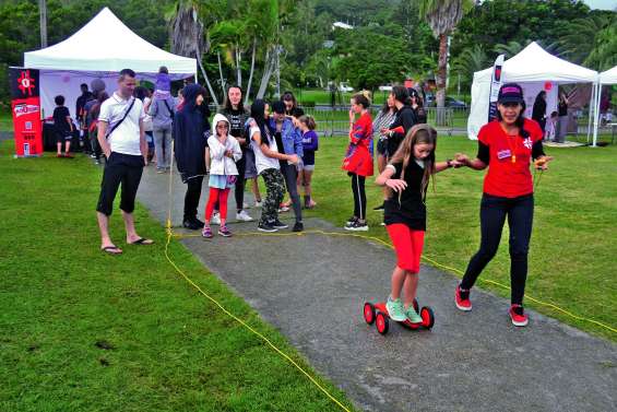 Près de 1 500 personnes à l’Heureux village en famille de Zéro Tolérance