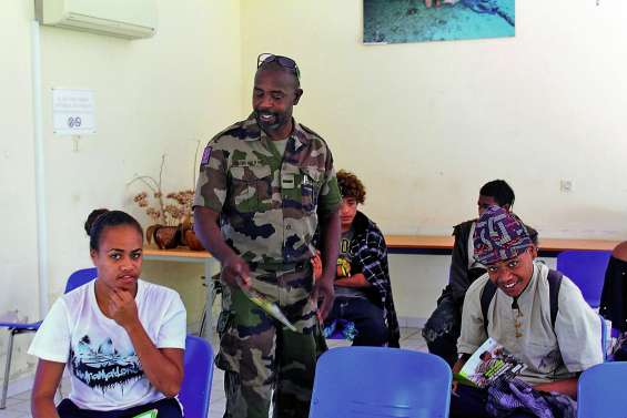 L’armée de terre recrute pour la première fois à Ouvéa