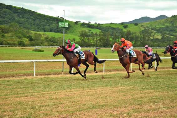 Indomptable du Cap déclassée,  Bounty Star sacré à La Foa