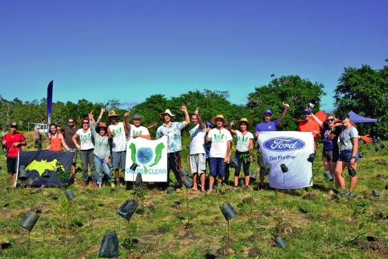 Une dernière plantation d’arbres sur Déva