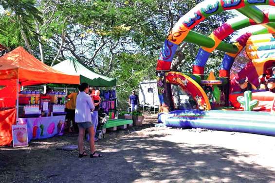 Les papas fêtés au marché