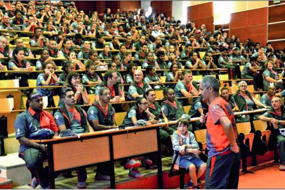 Les athlètes des Jeux rassemblés à l’Université aujourd’hui