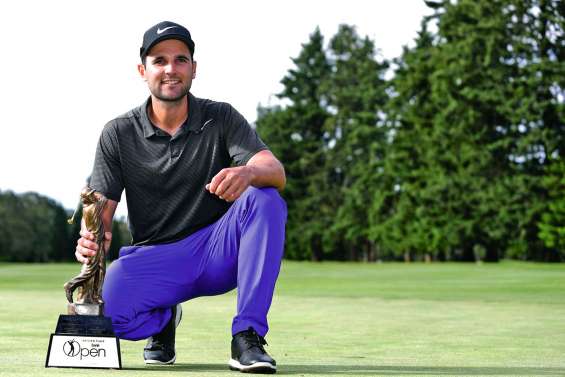 Paul Barjon reste dans la course