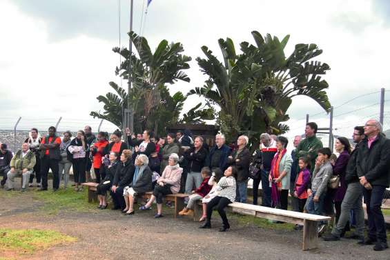 Les Piroguiers honorent Yves Dabin