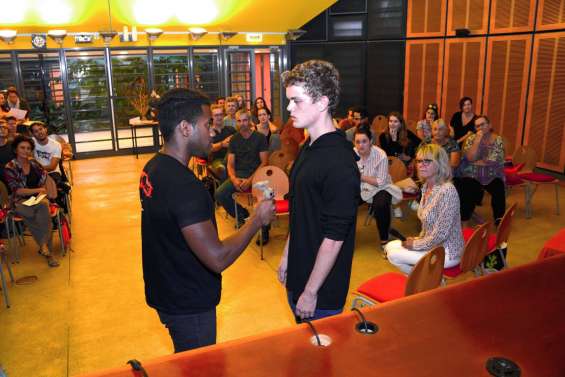 Les comédiens locaux ont réussi leur casting avec Françoise Ménidrey