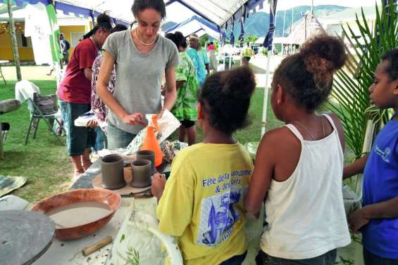 Le Forum des artistes laisse la place à la Fête de la mandarine et des fruits