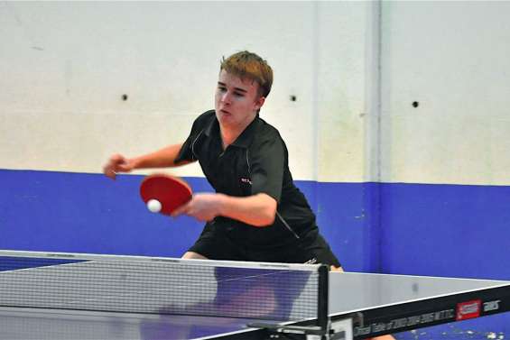 Du beau monde invité à la table 