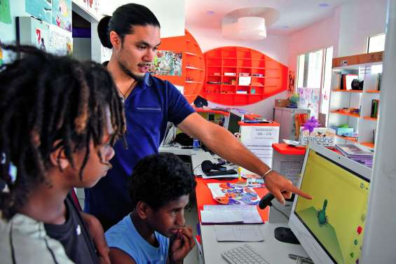 Les dangers d’Internet à la médiathèque de Boulari