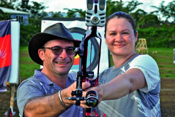 L’arc à poulies roule sur l’or